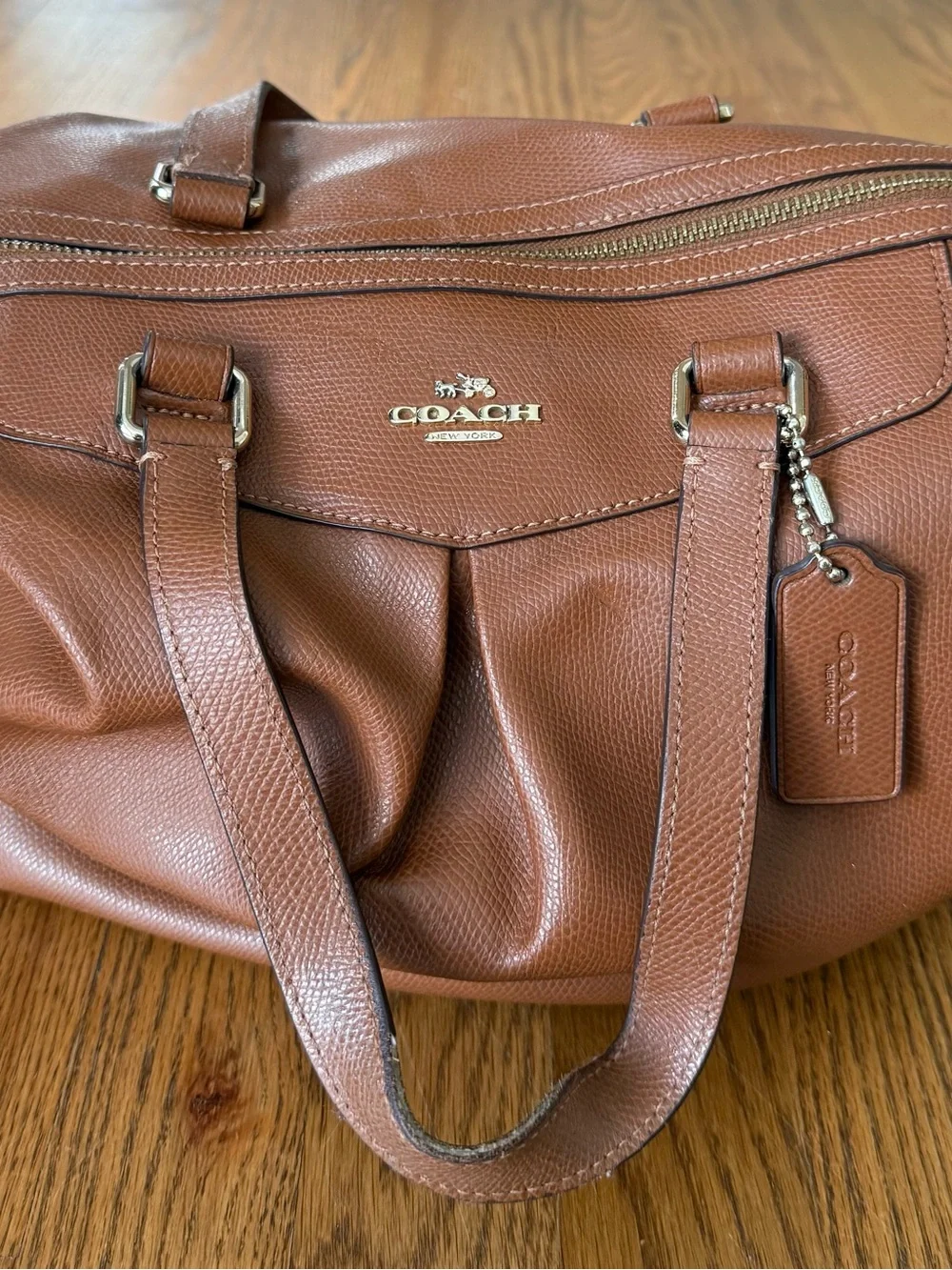Coach Brown/Cognac Pebbled Leather Zip Top Shoulder Tote Handbag Purse Hangtag